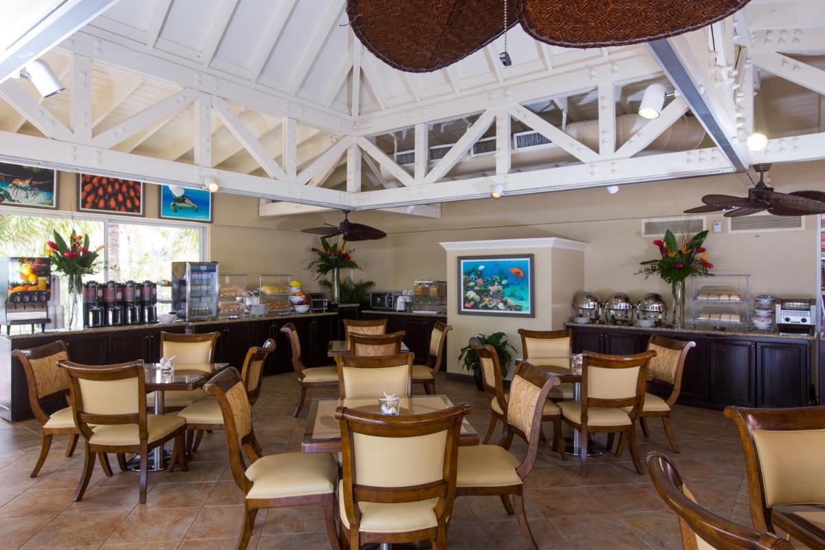 Comfort Suites Paradise Island - Housity