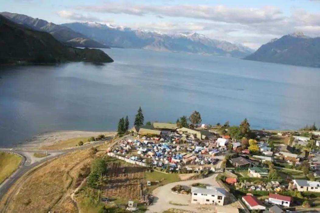 Spacious Lake Hawea Delight- 15 Mins from Wanaka - Housity