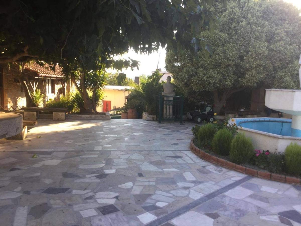 Cosy Country Villa - Housity