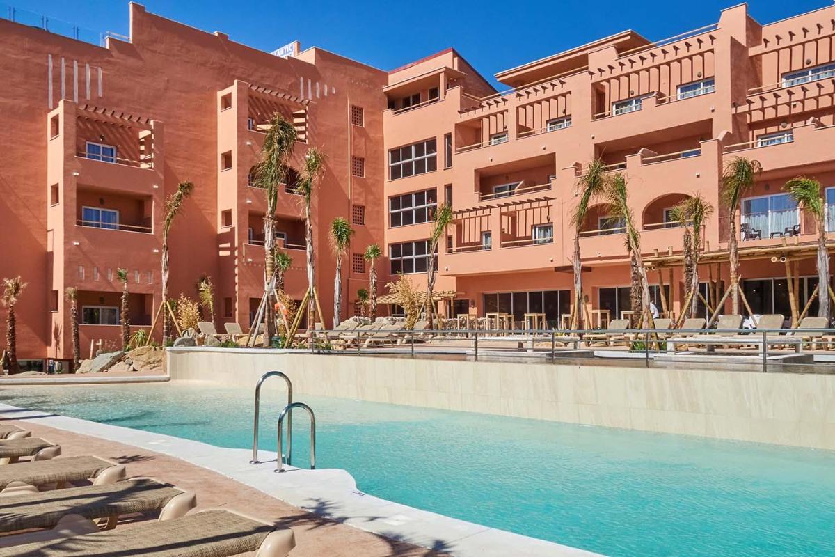 Piscina en o cerca de Tarifa Lances by QHotels