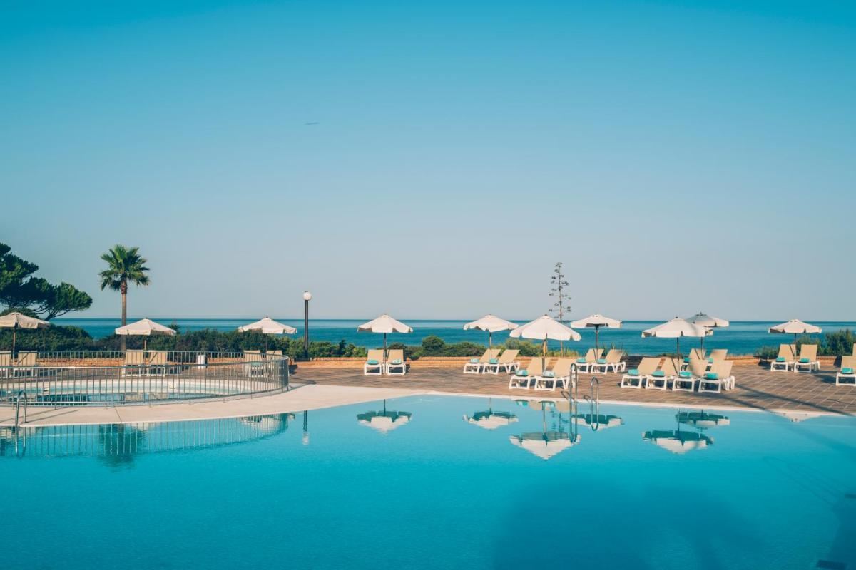 Piscina en o cerca de Iberostar Waves Royal Andalus