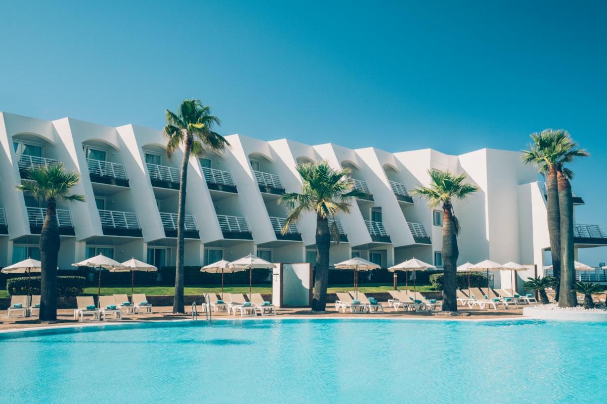 Piscina en o cerca de Iberostar Waves Royal Andalus