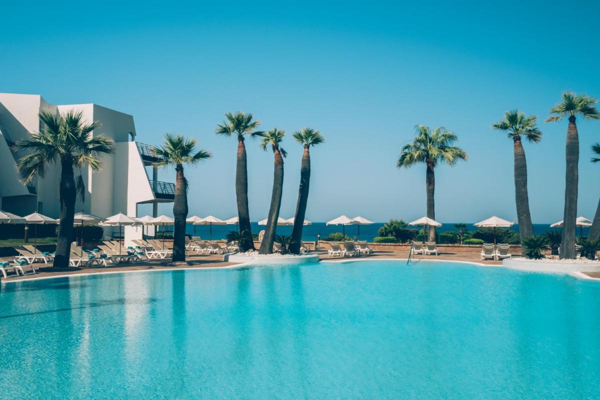 Piscina en o cerca de Iberostar Waves Royal Andalus