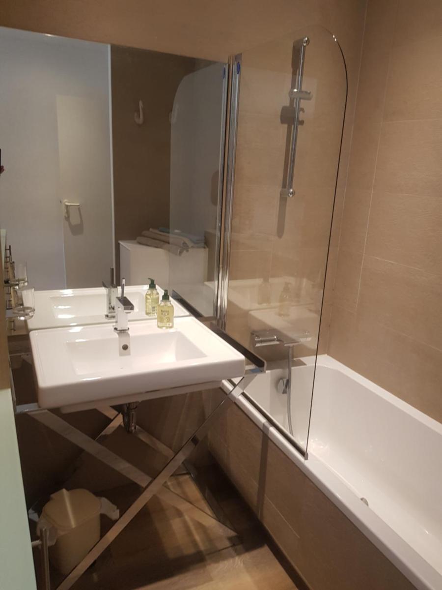 PALAIS LUMIERE : la ''Chambre Blanche'' - Housity