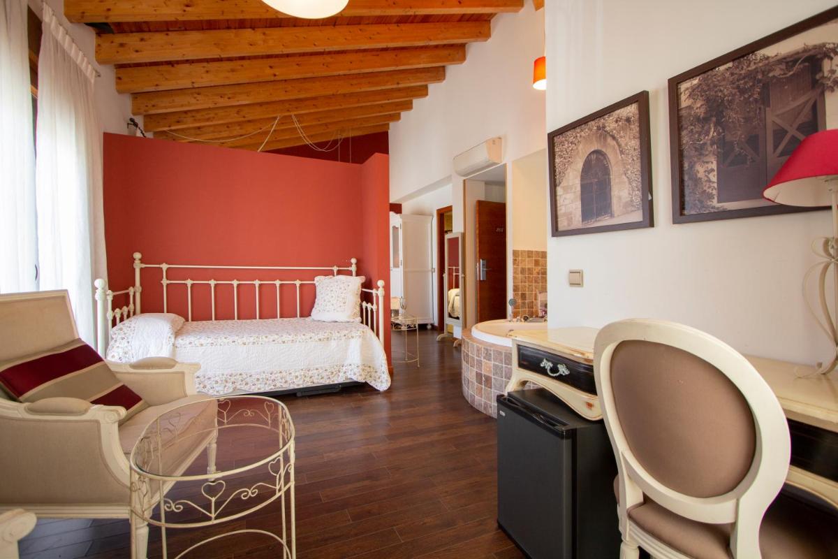 Hostal Los Canteros - Housity