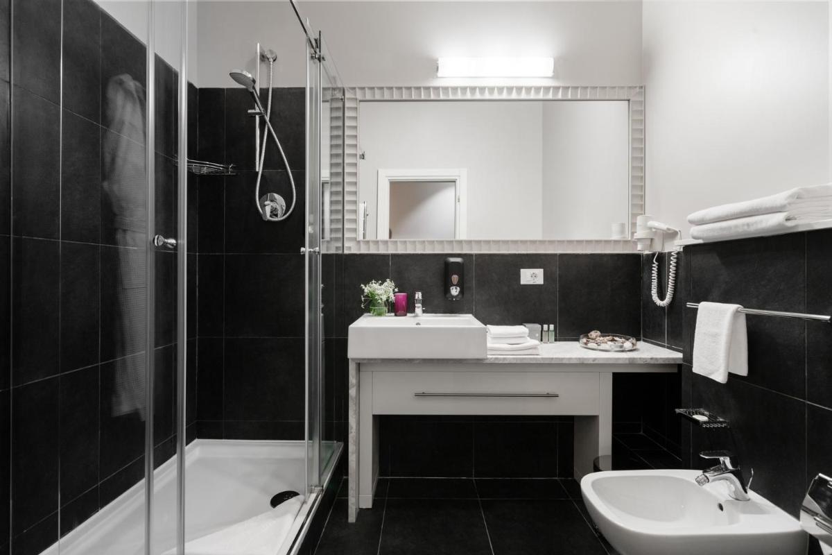 UNO Design Hotel - Housity
