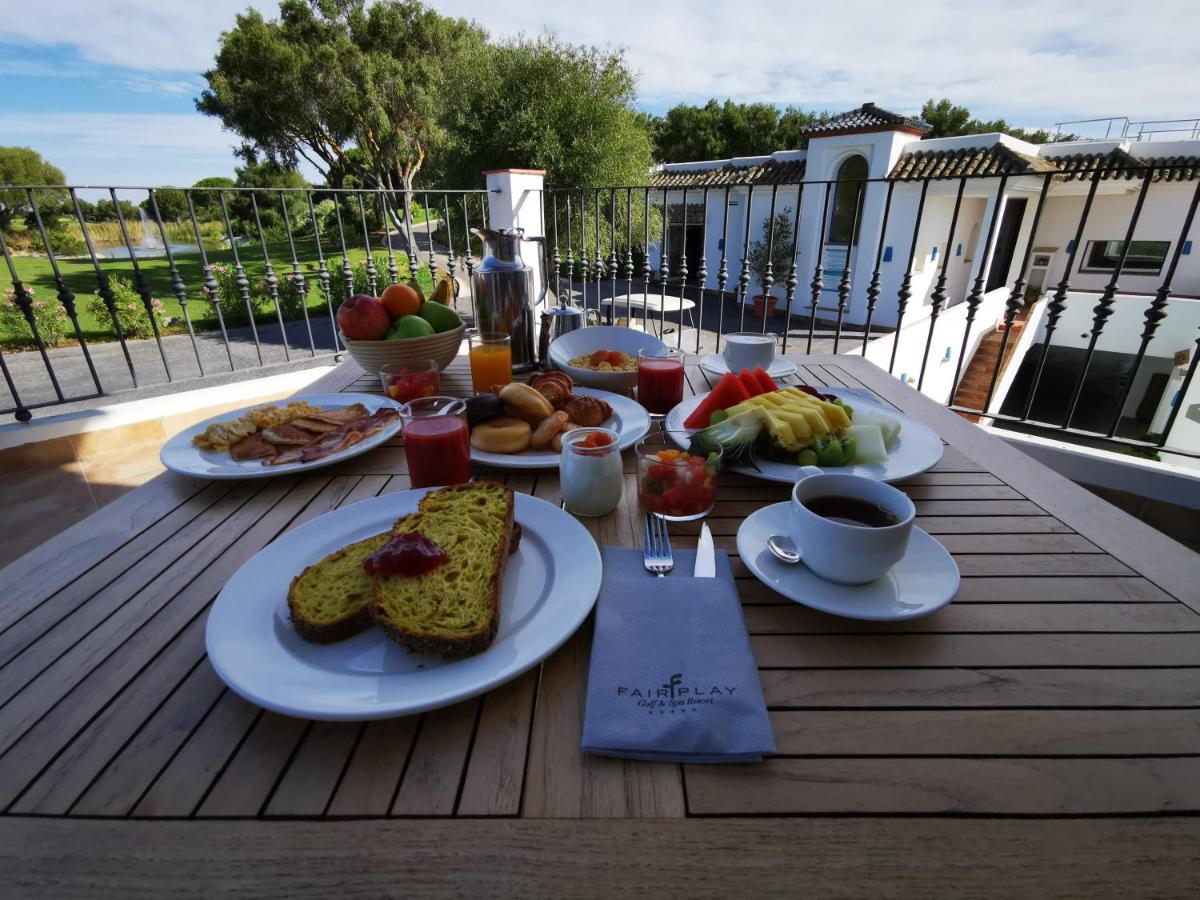 Comida en o cerca de este hotel