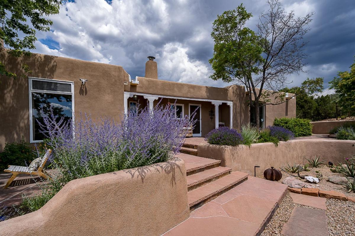Luxury Private Villa in Santa Fe - Housity