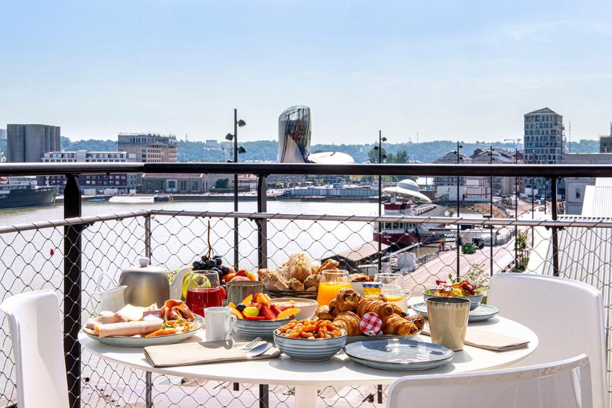 Nourriture dans l'hôtel ou à proximité