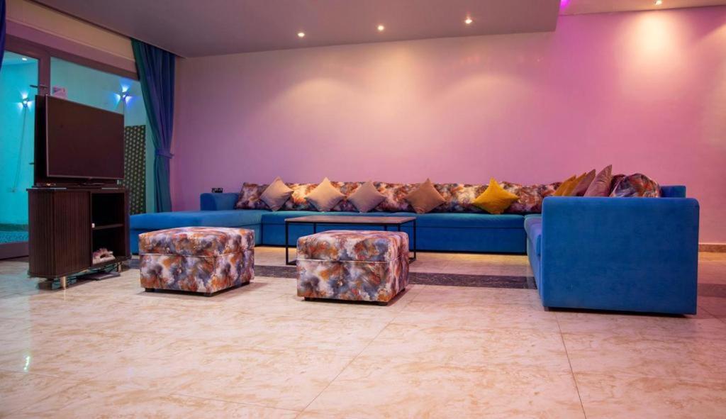 Royal Chalet Kuwait - Housity