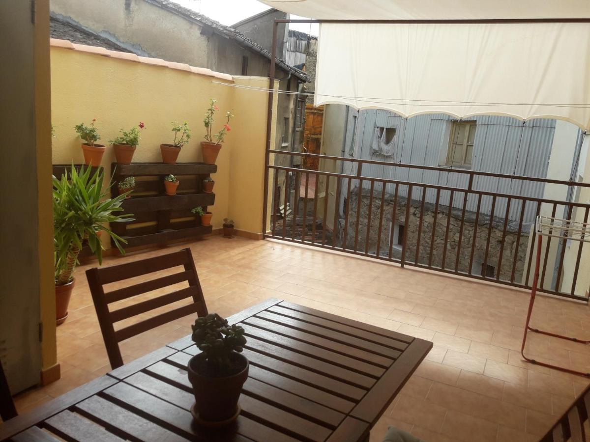 Apartamentos y Estudios LA RISTRA - Housity