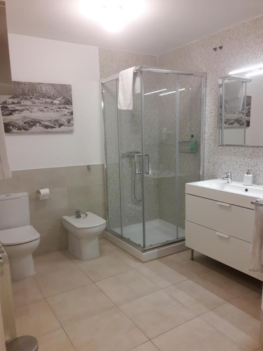 Apartamentos y Estudios LA RISTRA - Housity