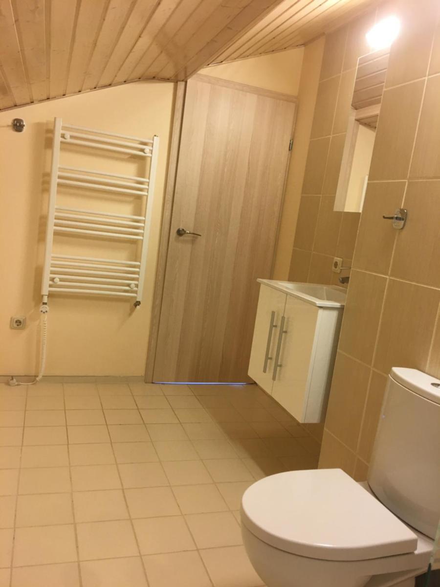 Domina - Housity