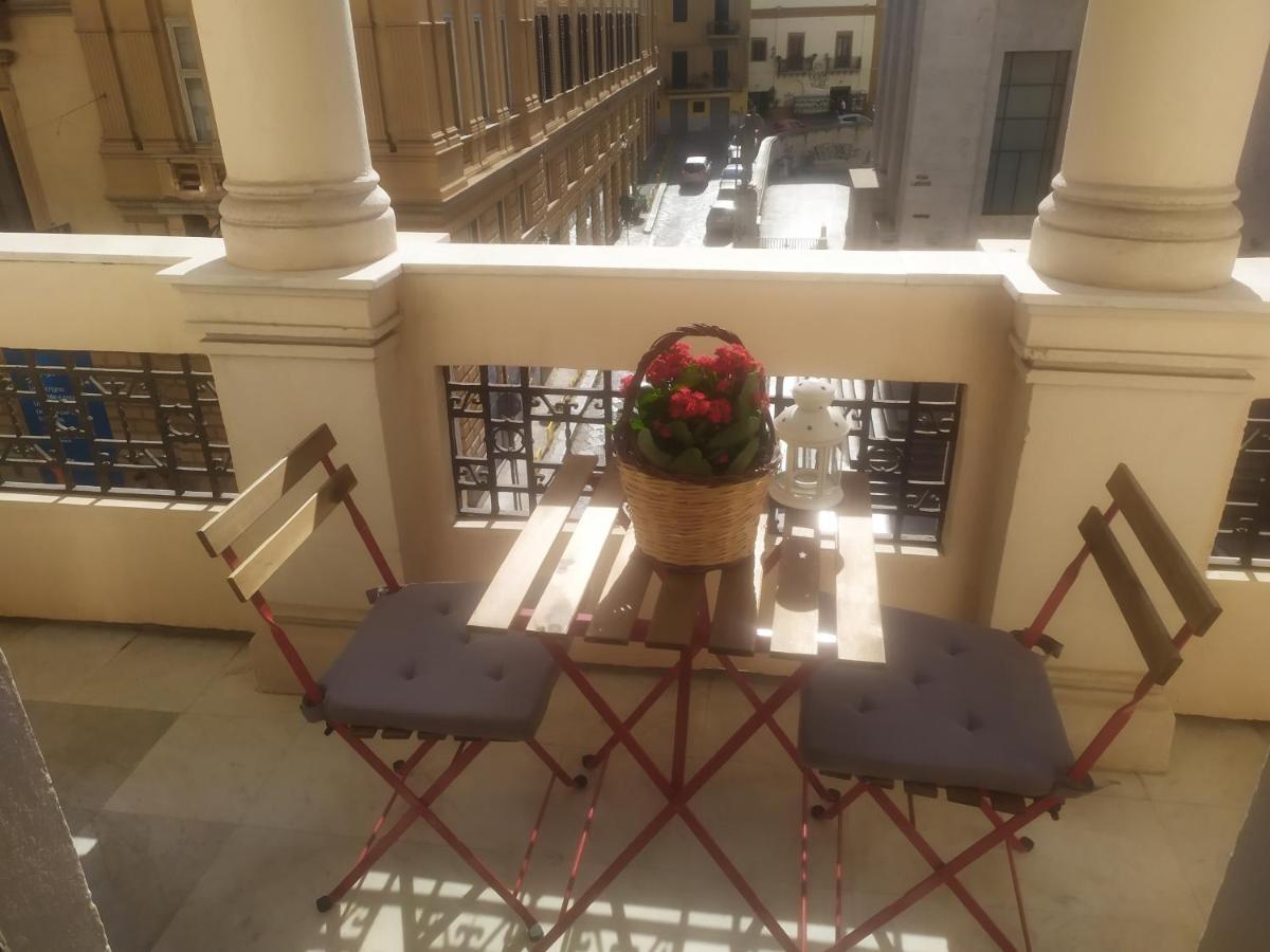 Via Roma 315 Bed and Breakfast - Housity