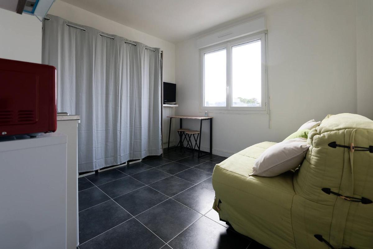 STUDIO A 300 METRES DE LA GARE et 25 MINUTES DE PARIS EN TRAIN - Housity