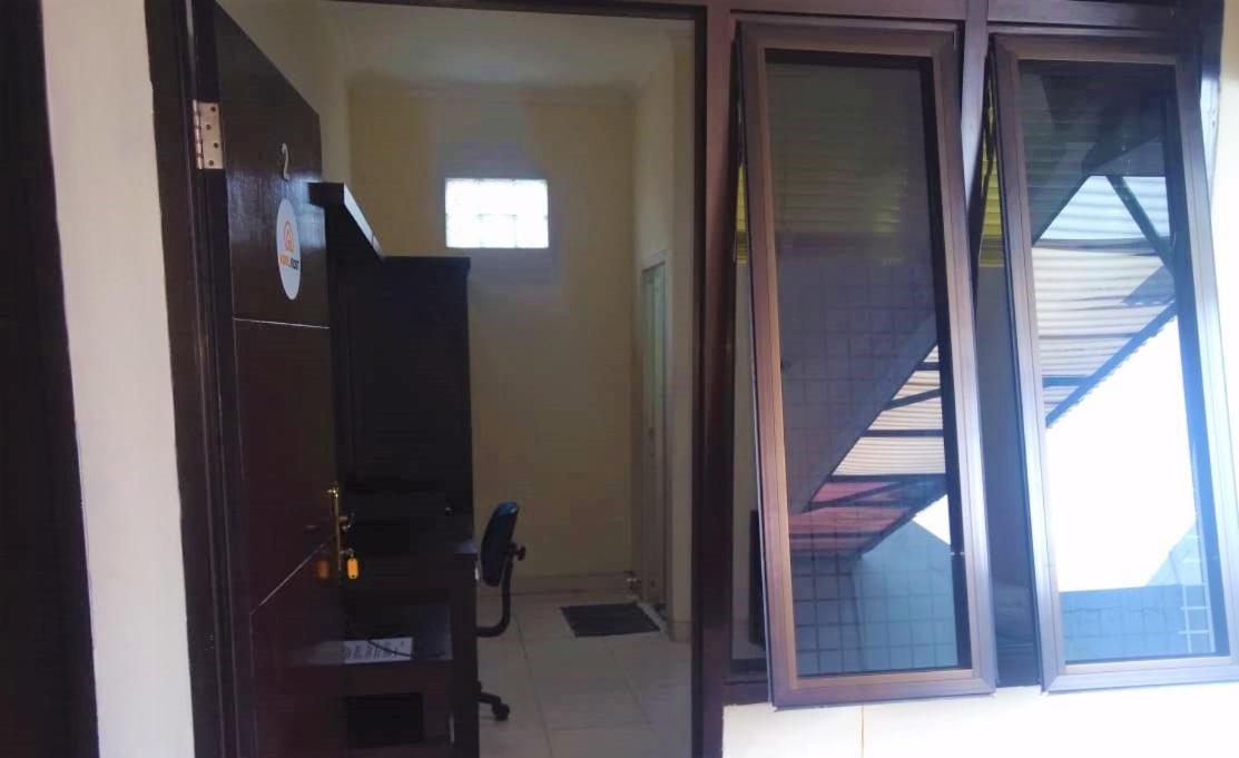 Poetri Guest House Syariah near Kebun Raya Bogor - Housity