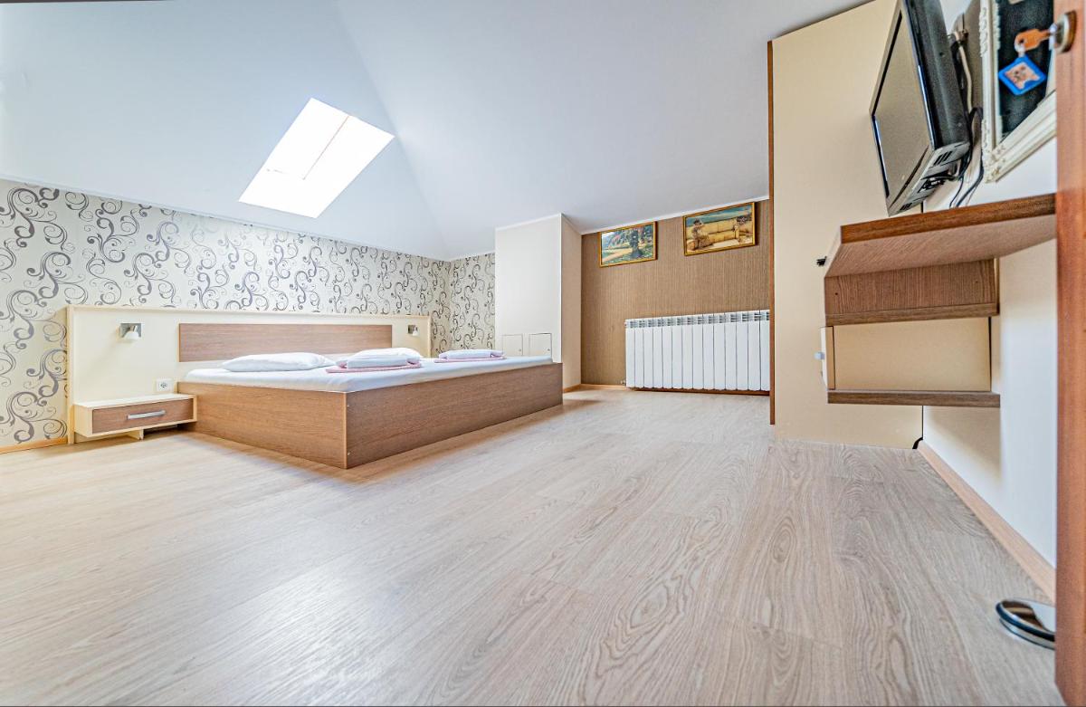Pension Onix Vienna Airport - Housity