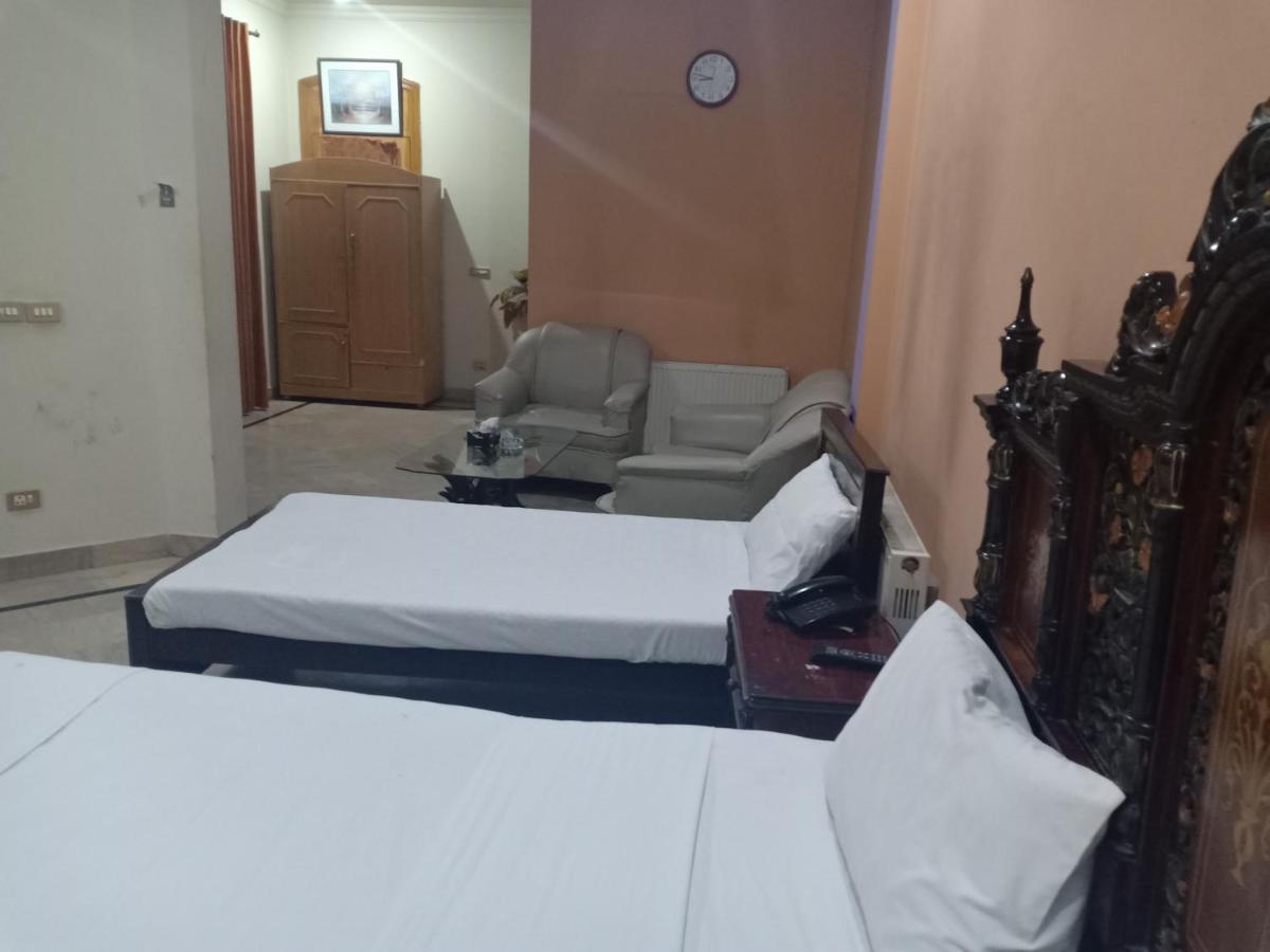 Home Away - Housity