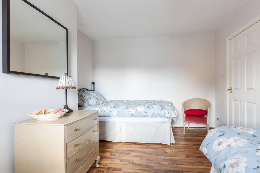 Bay House - Housity