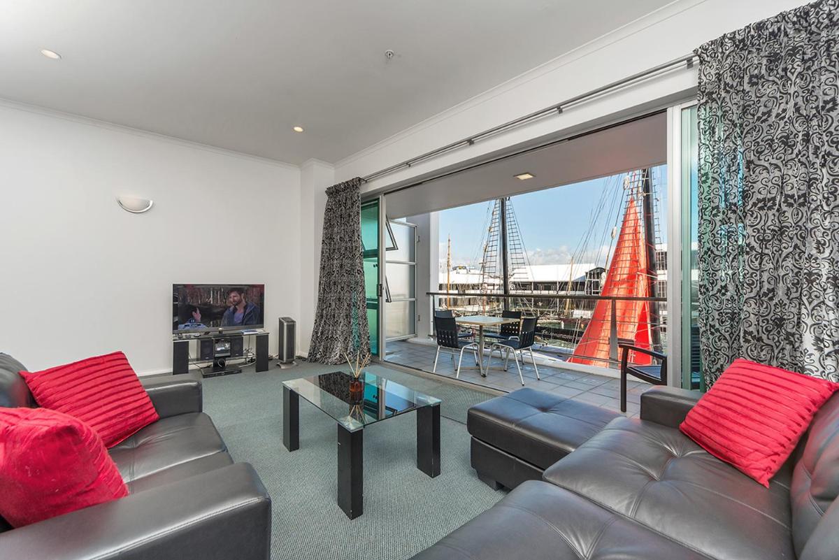 QV Private Airconditioned Waterfront Apartment - 423 - Housity