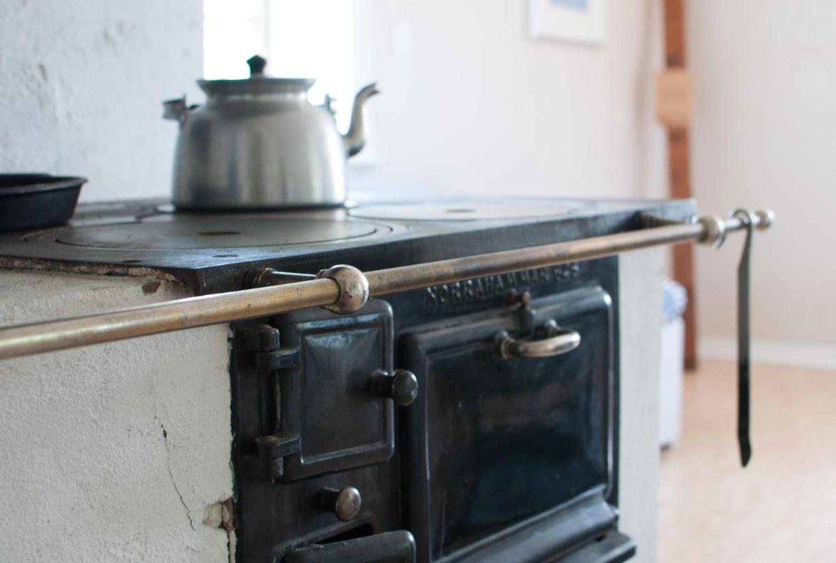 Traditional old swedish cottage - Housity