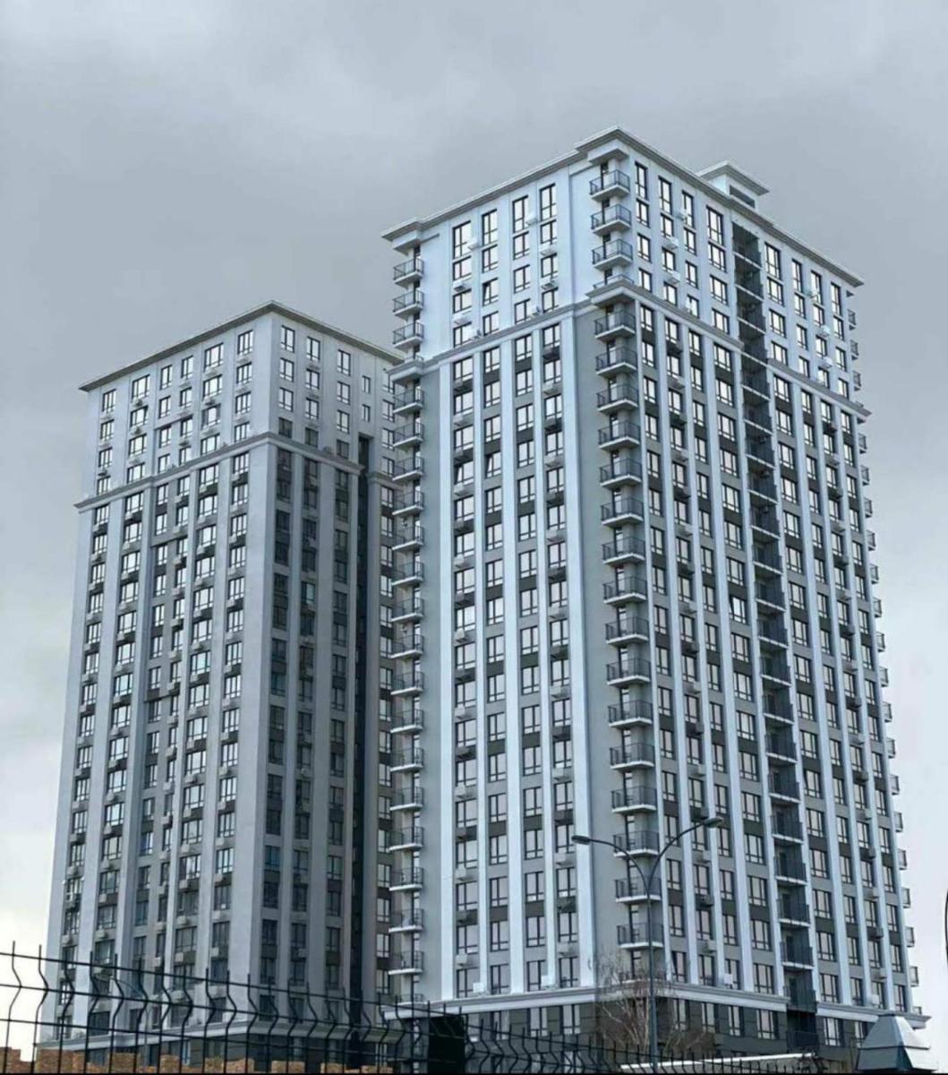 Solo Apartment Kamenskaya - Housity