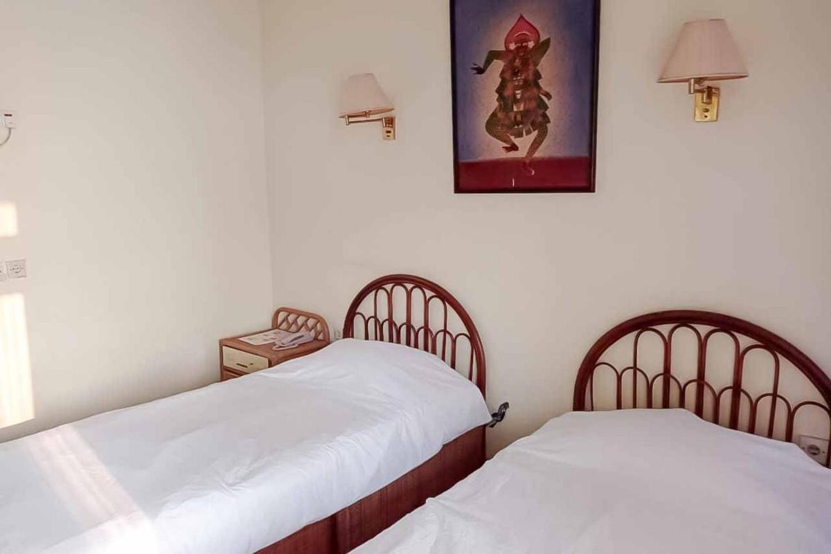 RedDoorz Plus near Tugu Mercusuar Anyer - Housity