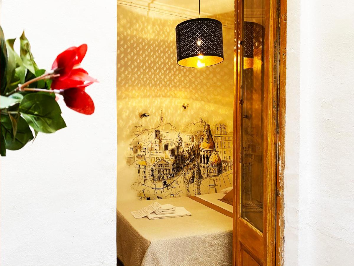 Hostal Portugal - Housity