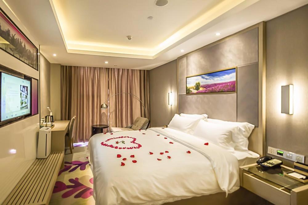 Lavande Hotel Shenzhen Baoan Haiya Binfencheng - Housity