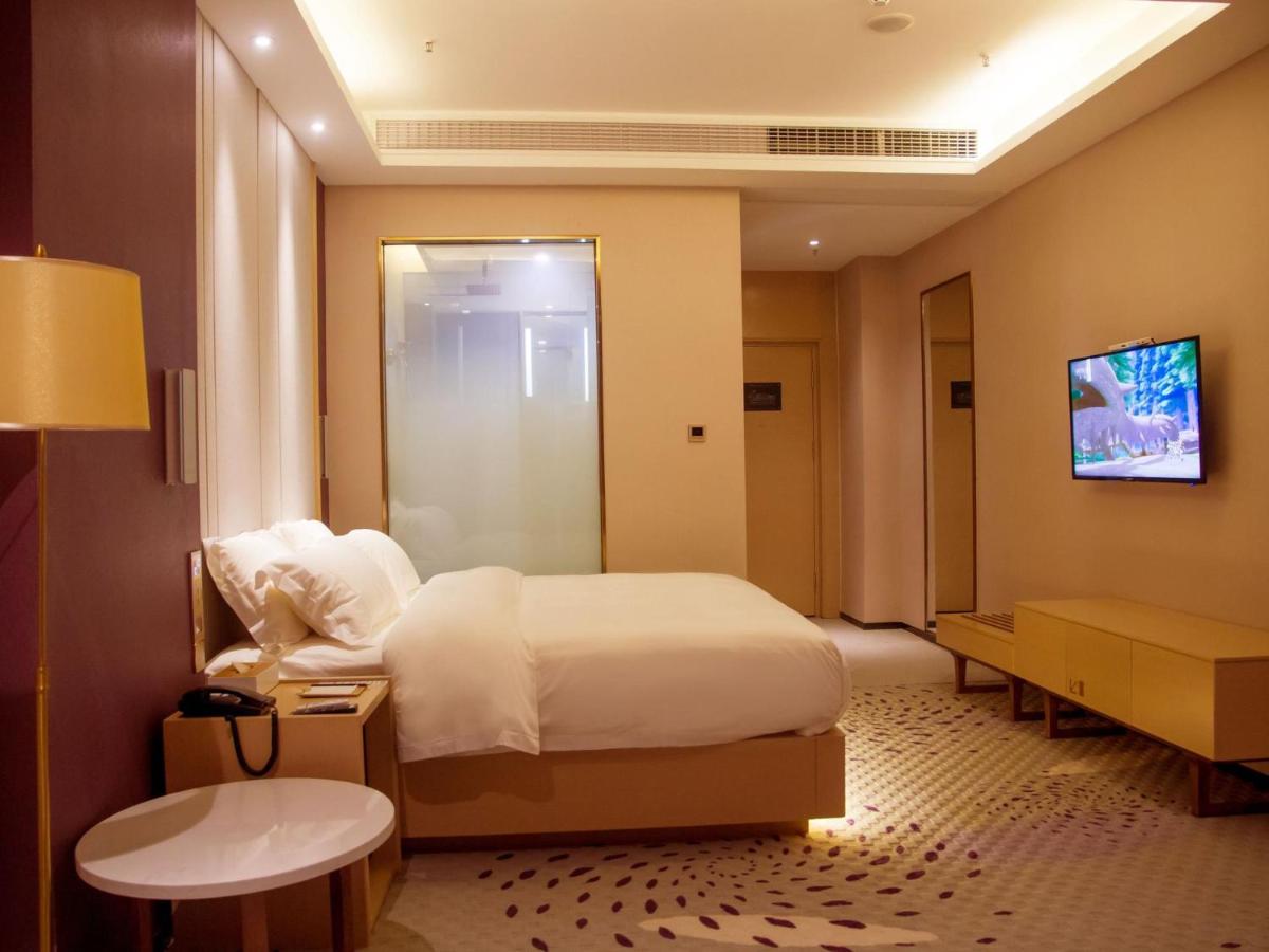 Lavande Hotel Shiyan Sanyan Branch - Housity