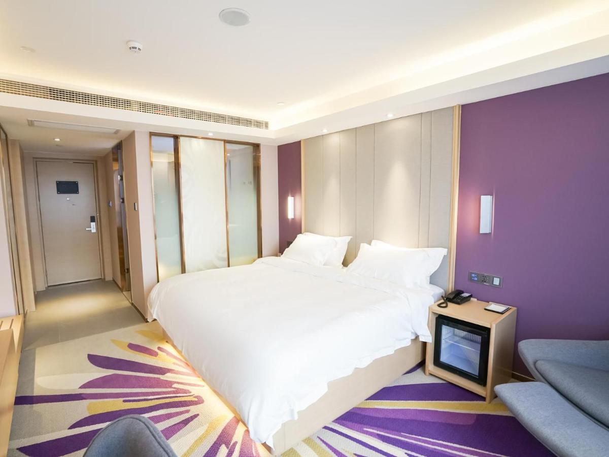 Lavande Hotel Jingmen Planet World City - Housity