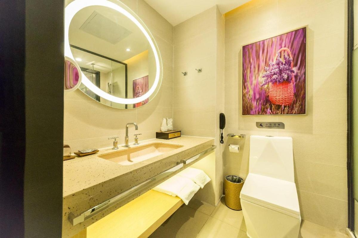 Lavande Hotels Weihai Weigao Square Branch - Housity