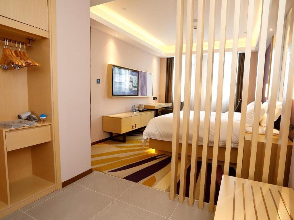 Suitetrails - Lavande Hotel Jiujiang Jiujiang College