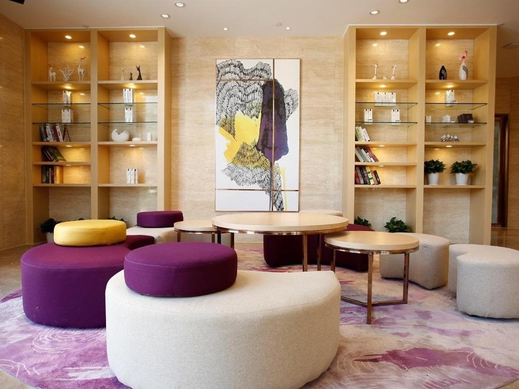 Suitetrails - Lavande Hotel Jiujiang Jiujiang College