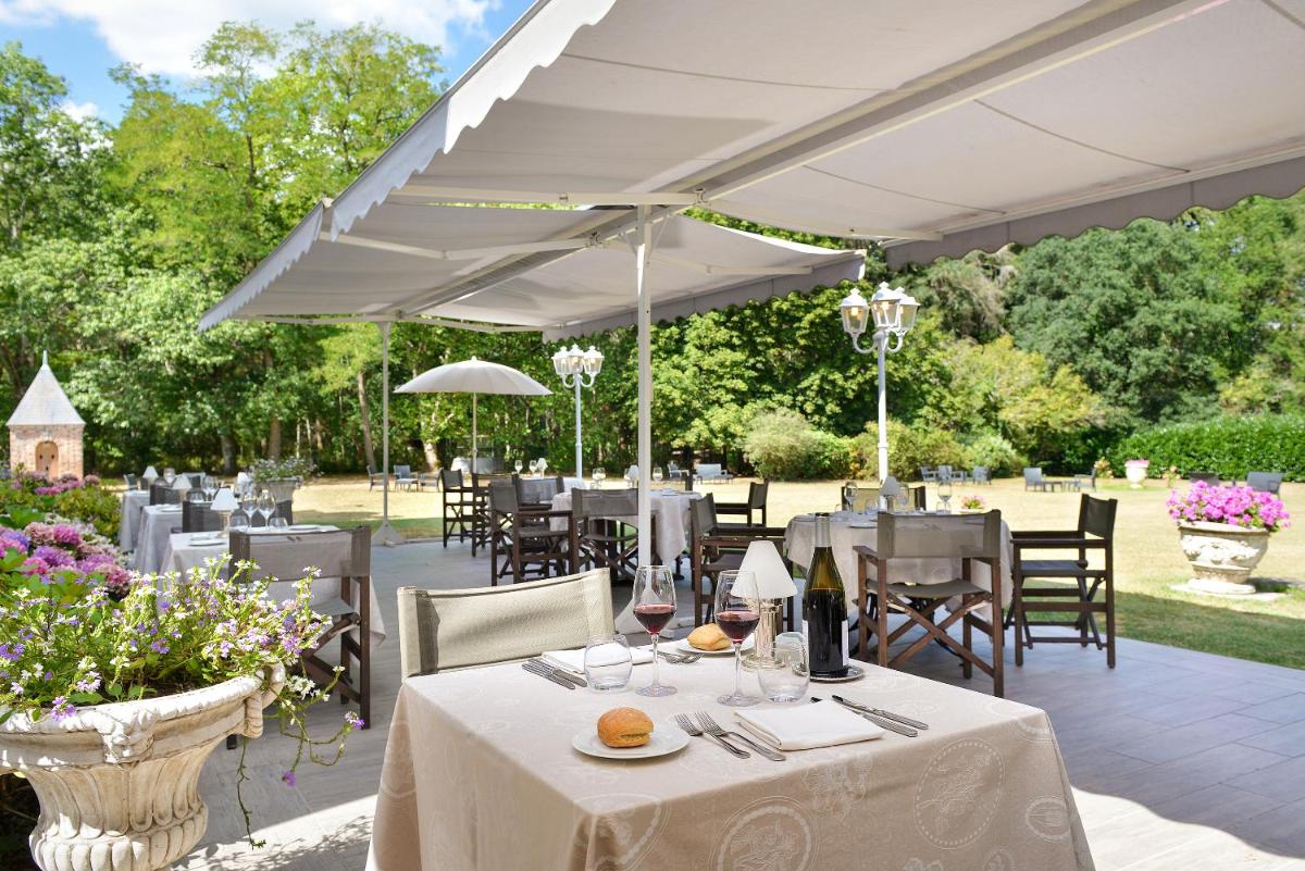 Logis Domaine De Valaudran - Housity