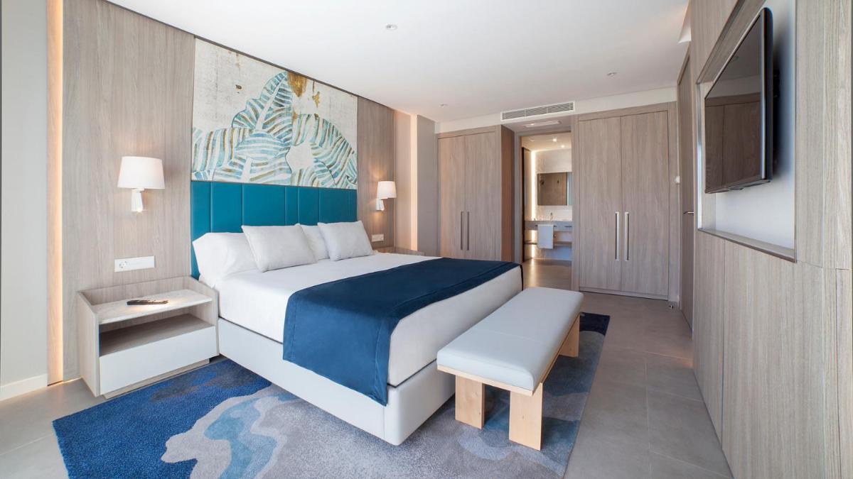 Cama o camas de una habitación en Alanda Marbella Hotel & Wellness