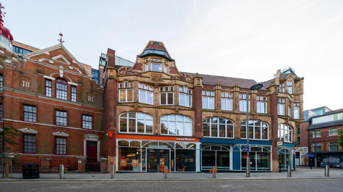 easyHotel Birmingham - Housity