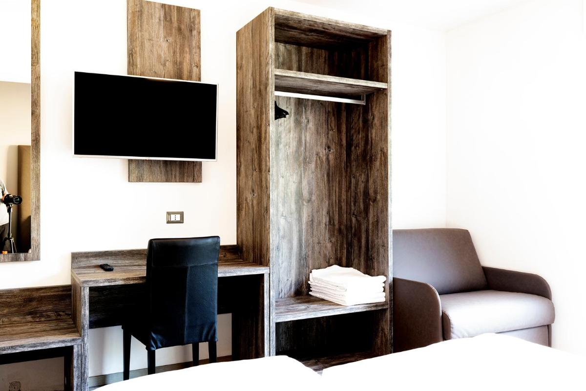 Roma Ariston 7 - Housity