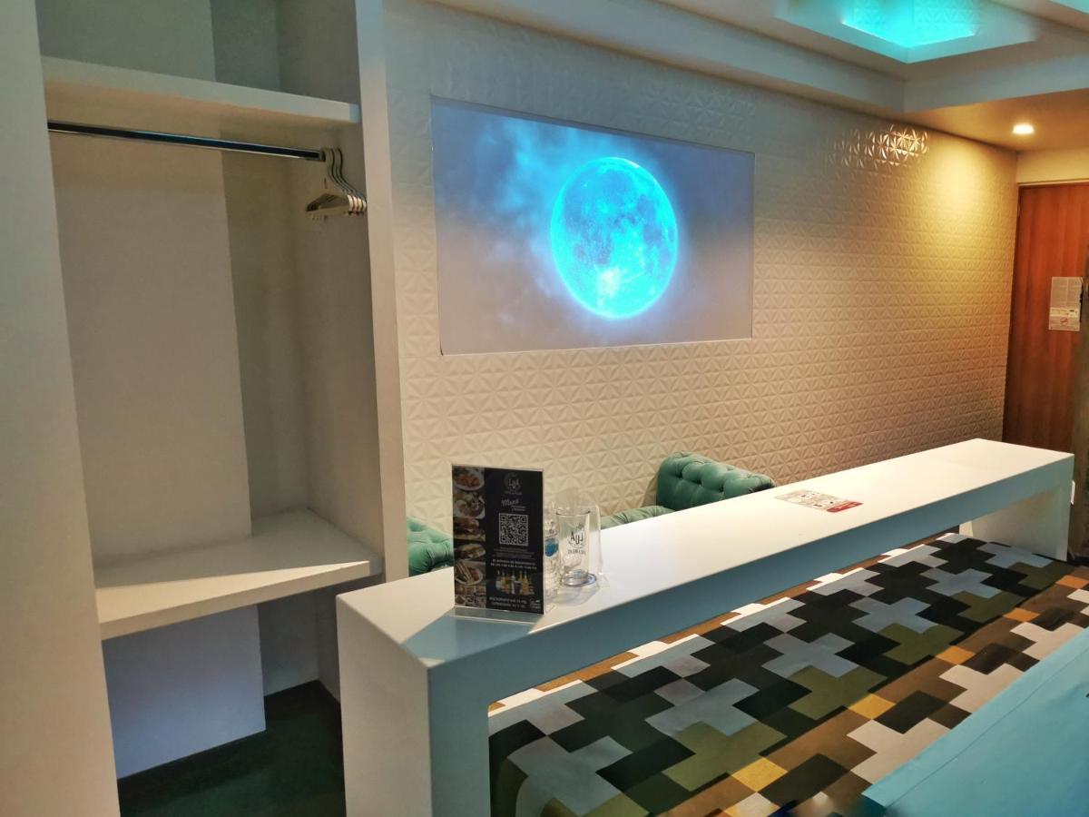 Hotel Lua - Housity