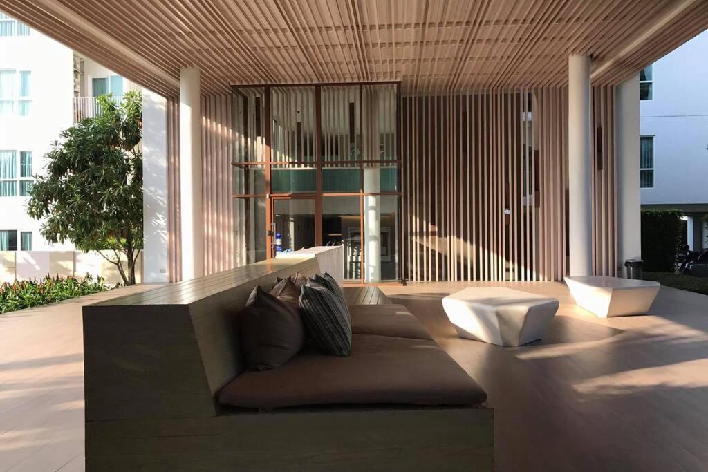 Suitetrails - Cozy modern room with stunning lake & mountain view