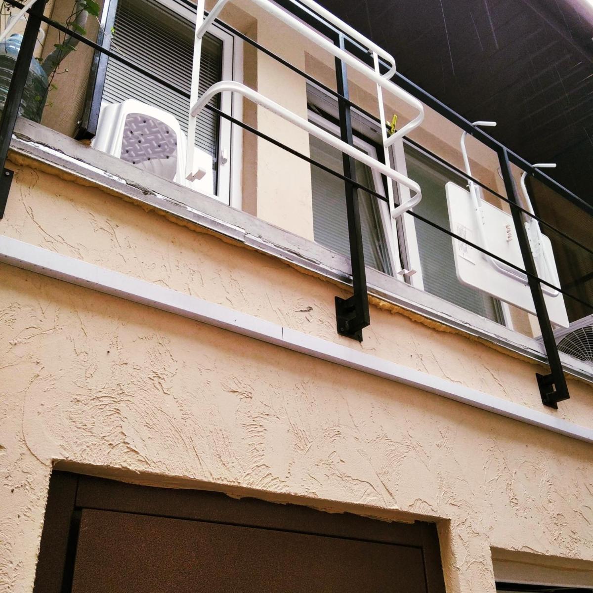 Troy Apart at the Odessa Heart - Housity