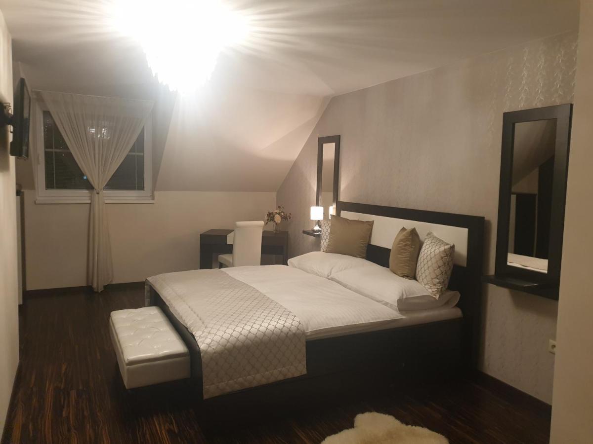 u Ďurkových - Housity