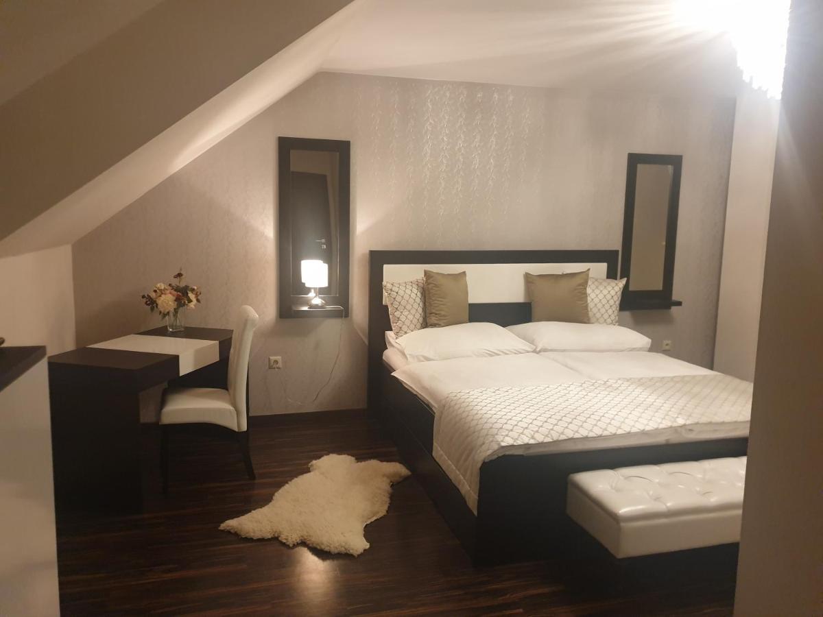 u Ďurkových - Housity