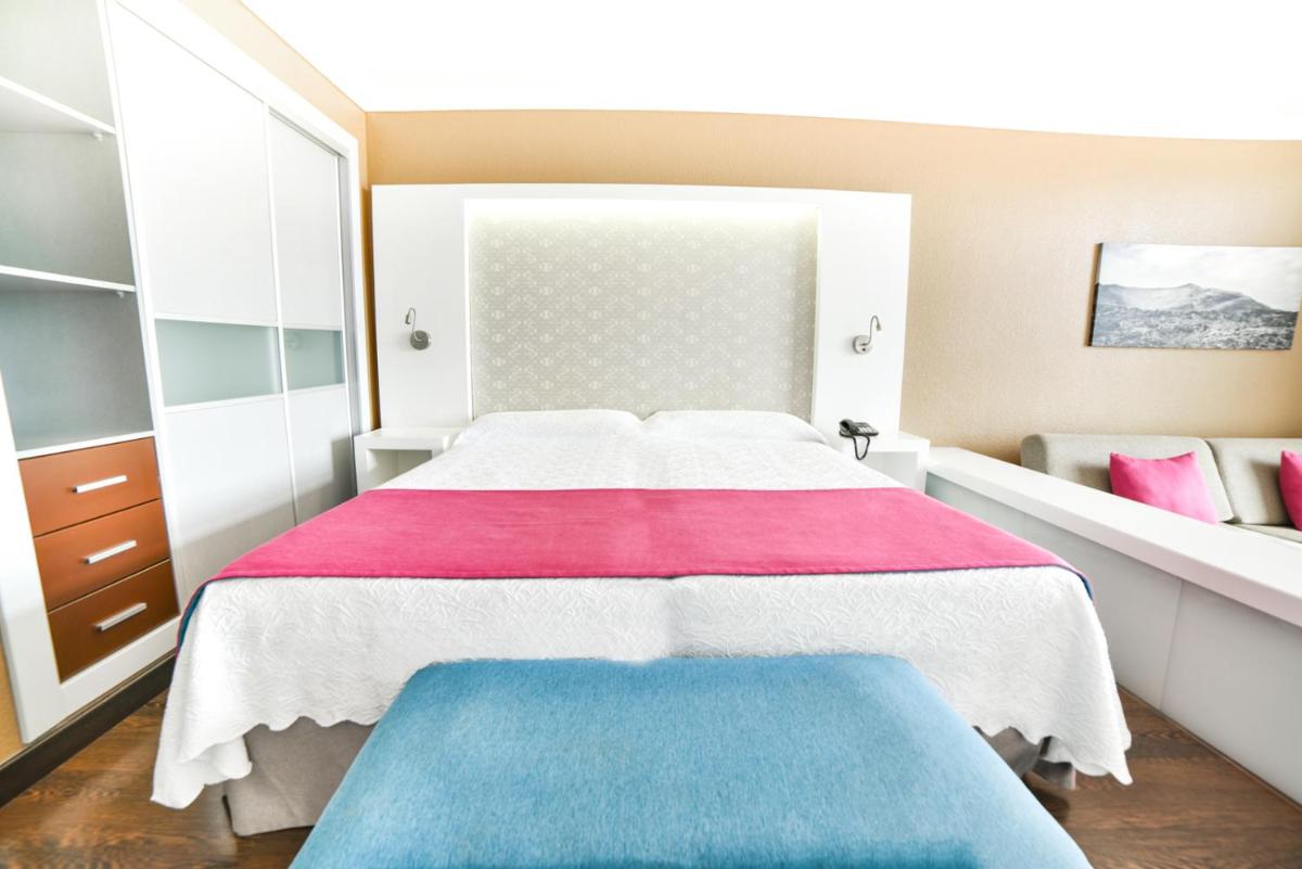 Cama o camas de una habitación en Hotel Beatriz Playa & Spa