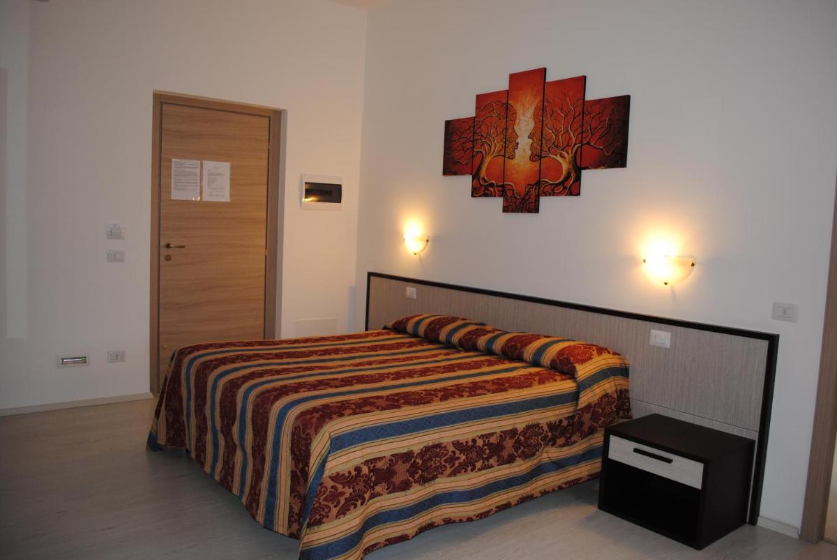 Tellus Saturnia - Housity