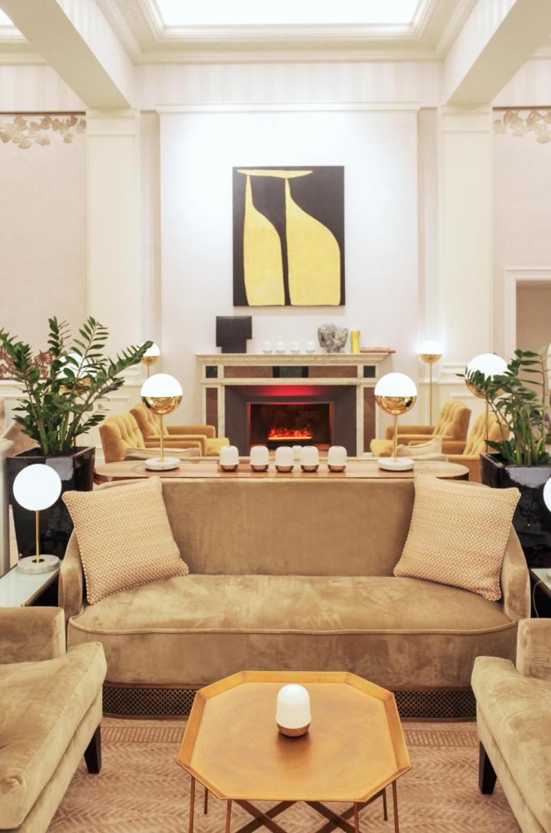 Coin salon dans l'établissement Sofitel Le Scribe Paris Opera