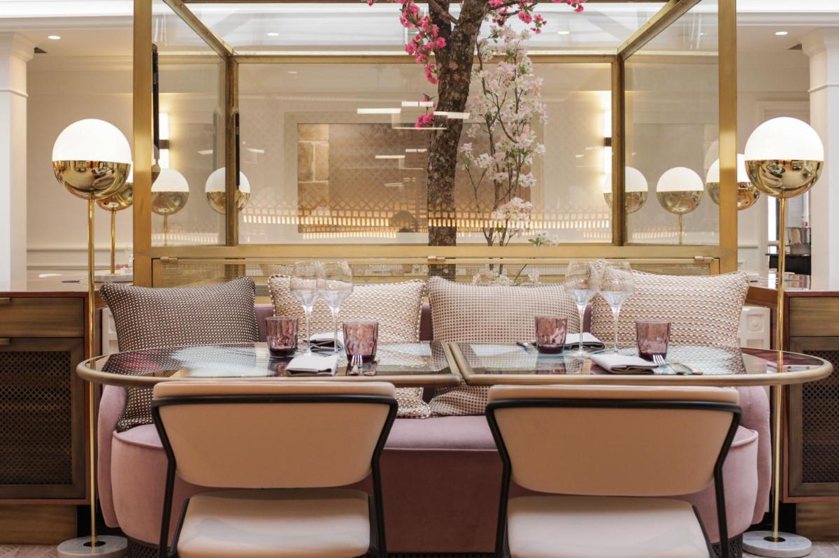 Coin salon dans l'établissement Sofitel Le Scribe Paris Opera