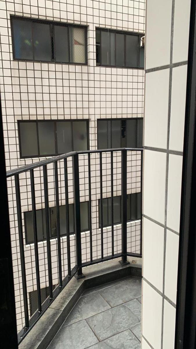 Flat em São Vicente com piscina na cobertura - Housity