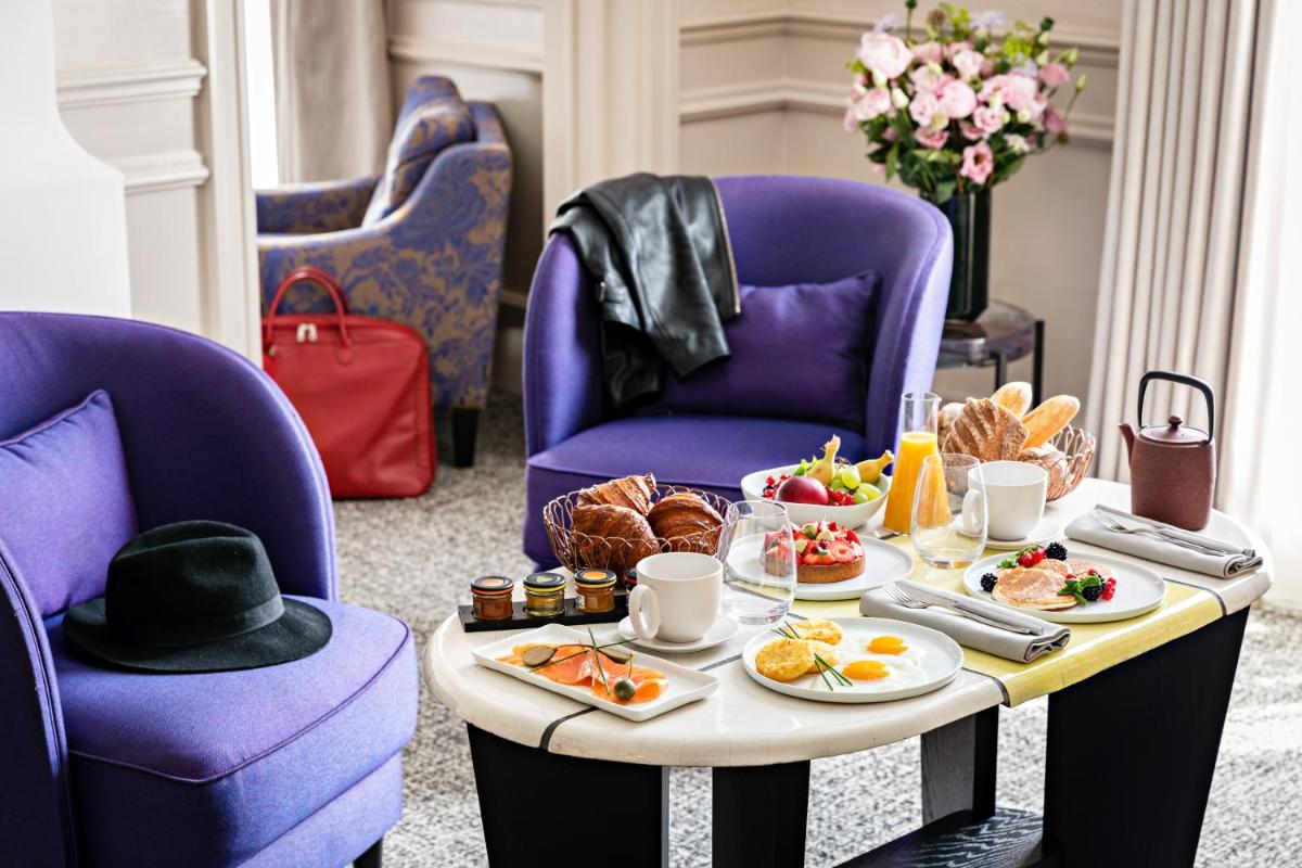 Nourriture dans l'hôtel ou à proximité