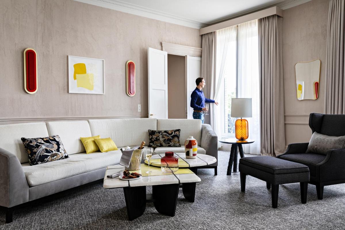 Coin salon dans l'établissement Sofitel Le Scribe Paris Opera